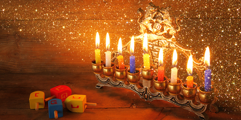 חג חנוכה עוסק בתפילה לא פחות מאשר במלחמה...