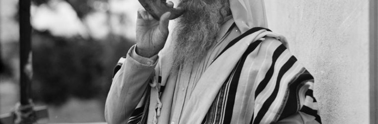 man-shofar.jpg